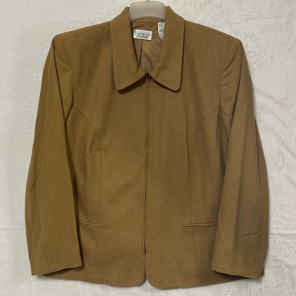 Villager Signature A Liz Claiborne Company Jackets & Blazers - Vintage Villager Signature Wool Blend Women’s Tan Full Zip Jacket Size 22W